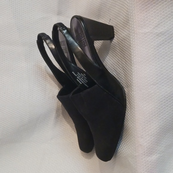Mootsies Tootsies black slip on heels - Picture 2 of 7